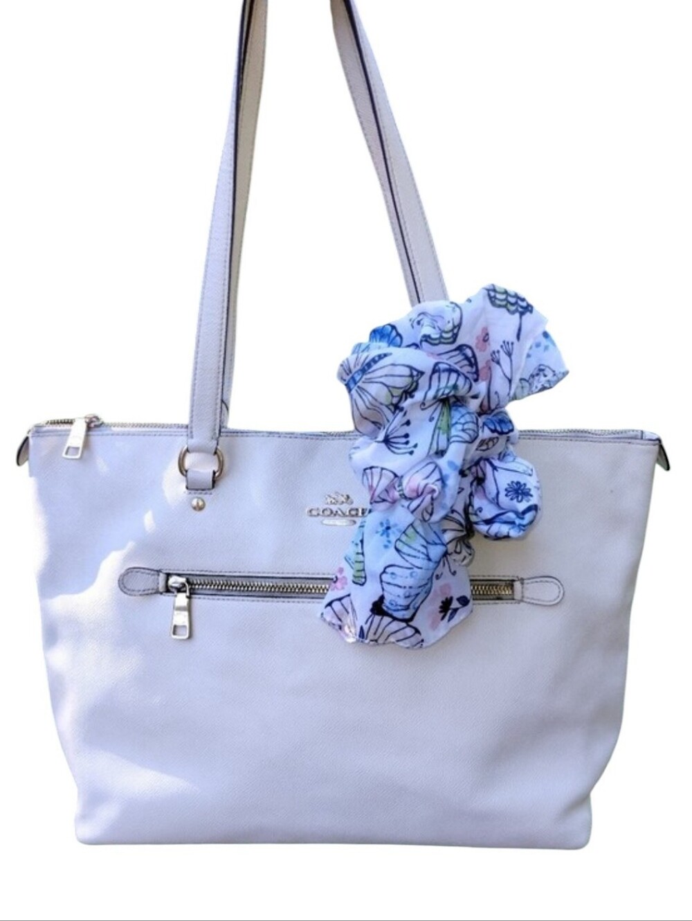 Coach Gallery Zipper Top Tote In Creamy Off White & Gold